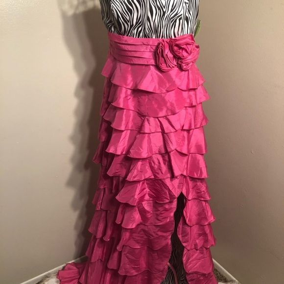 Windsor prom dress - Picture 2 of 14